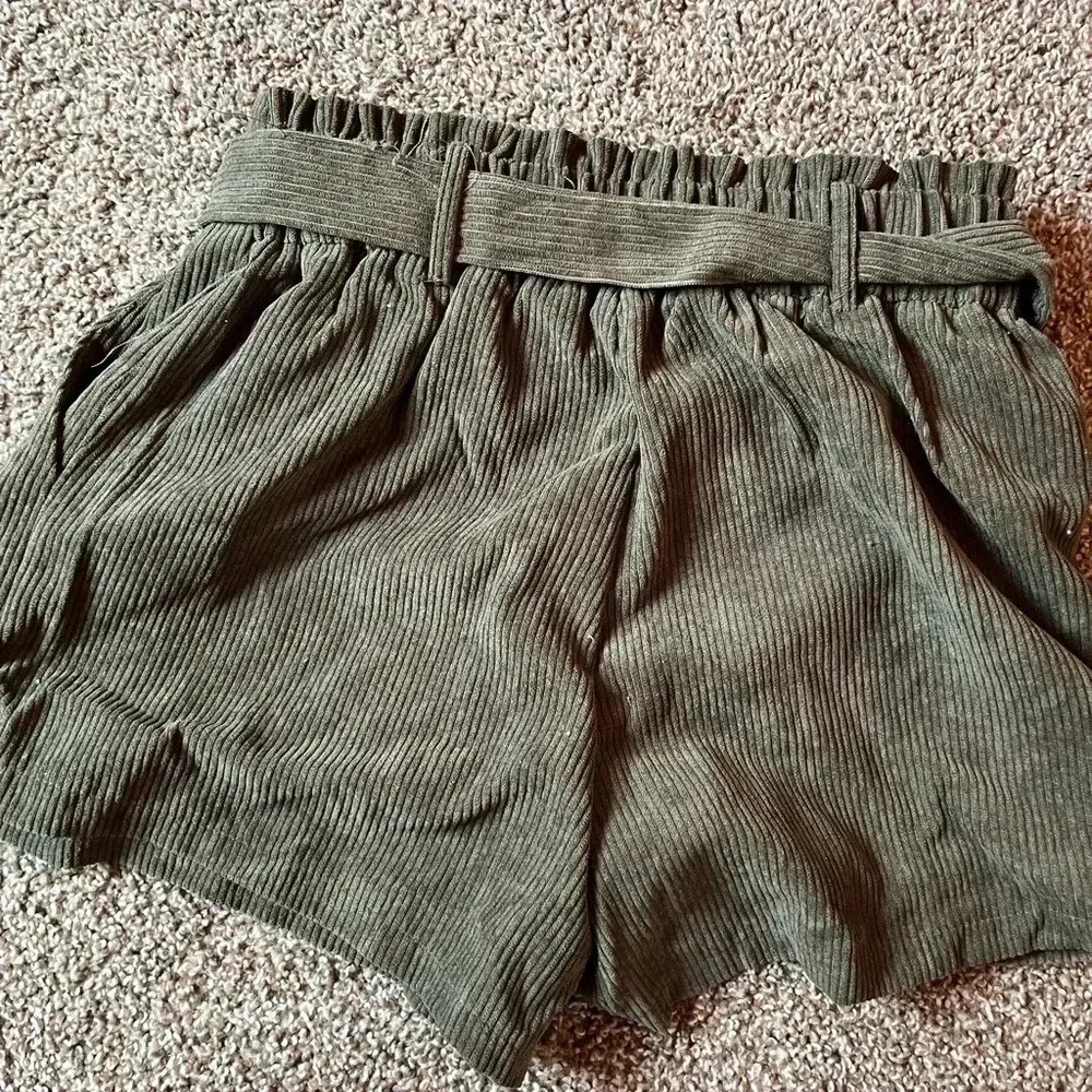 Paper bag shorts with sash green new corduroy